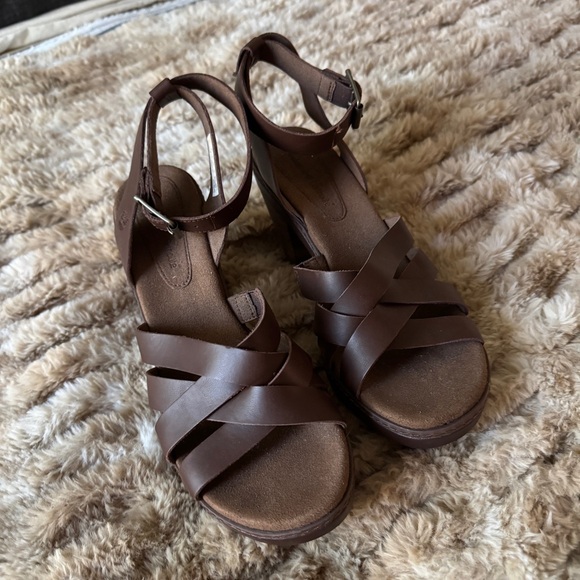Timberland Dark Brown Women's Sandals - Picture 1 of 9